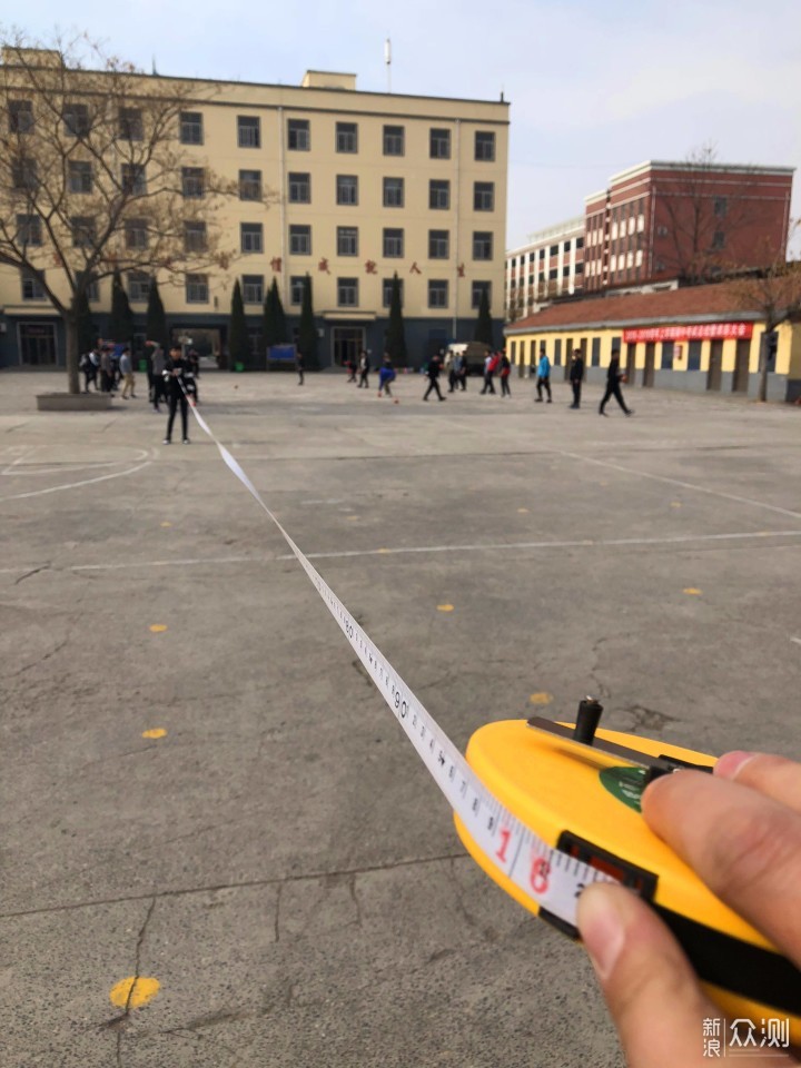 而且控制上更加广泛,可以实现15米之内自由连接不中断信号传输的优势