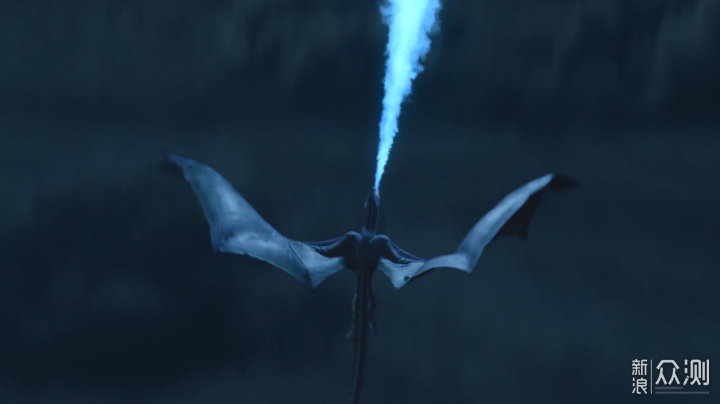 大家最想看的龙与异鬼龙的对决开始了,龙妈找到了夜王,夜王骑着异鬼龙