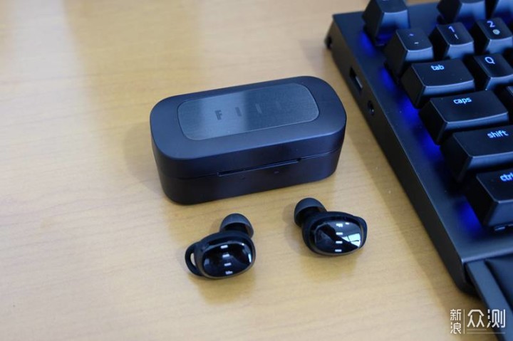 便携,小巧:fiil t1真无线蓝牙耳机 体验