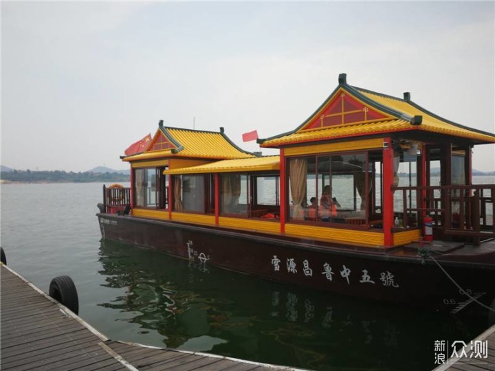 登船雪源昌码头继续沿环湖公路前行,下一站我们来到雪源昌码头,已是