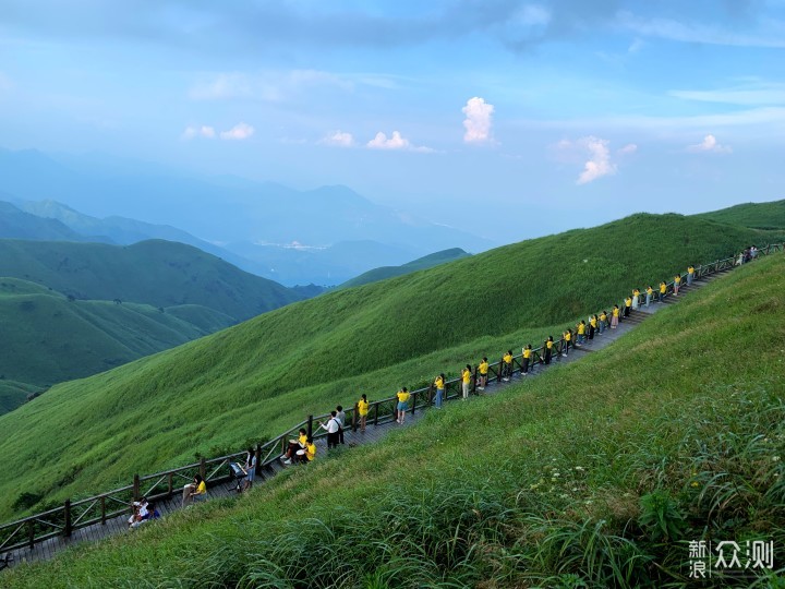 去体验海拔1918米的露营江西武功山景区