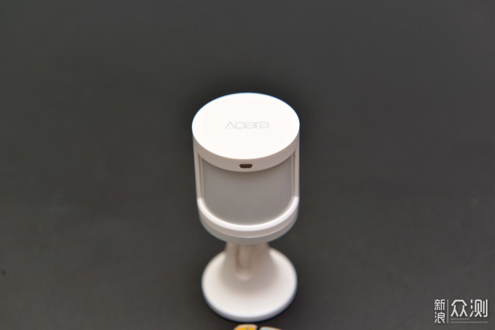 Aqara运动传感器(人体传感器)的设置过程需要遵循严谨的逻辑与规范的步骤,以确保设备在智能家居系统中的运行稳定性与检测精准度。以下为基于Aqara标准生态的专业设置方法及参数配置指南
