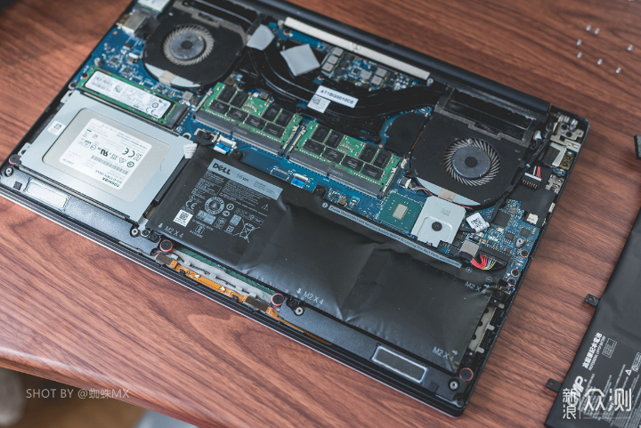 拆机没啥好说的,就是拧螺丝……xps系列对用户拆机支持友好,m5510和