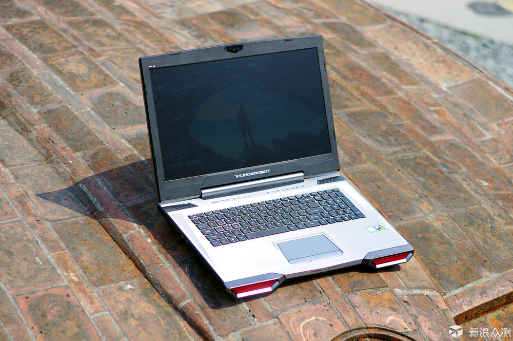 心有猛虎细嗅蔷薇雷神911gt游戏笔记本详评