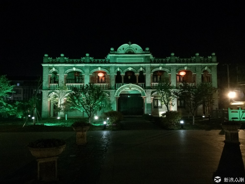 夜间的民国建筑