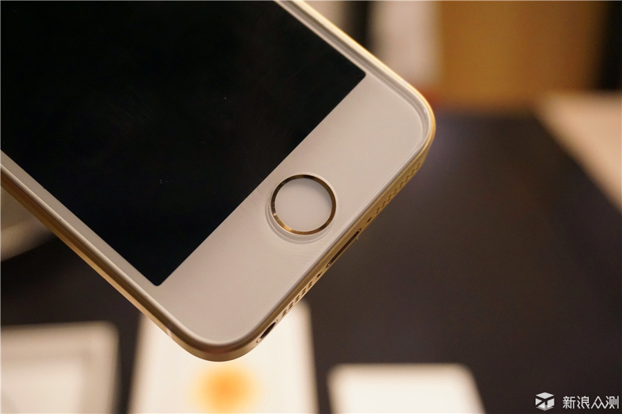 苹果标志性home键