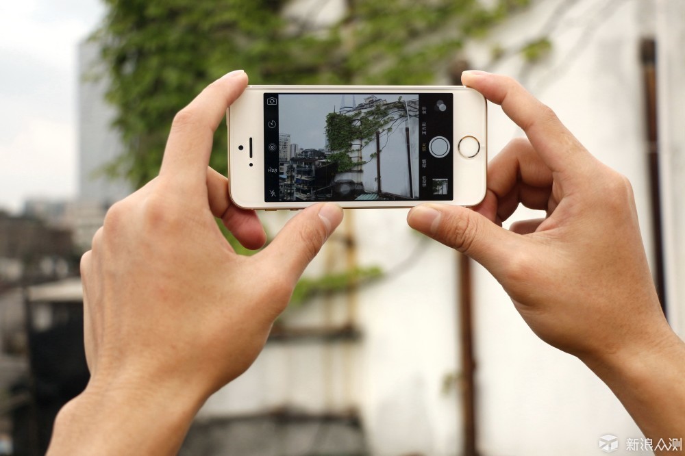 工业设计的传承iphonese性能小钢炮