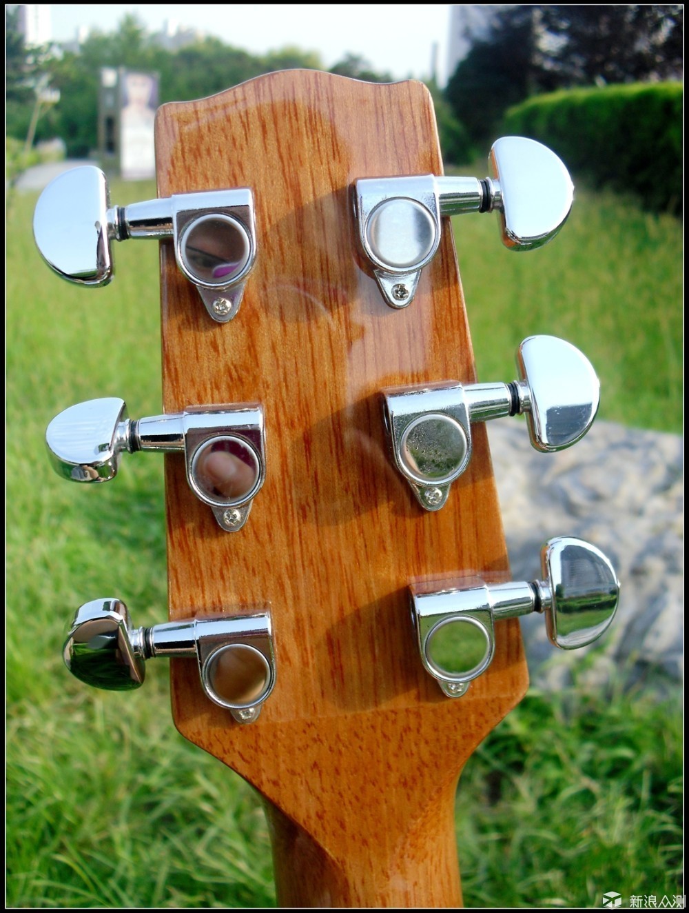 我有一首岁月的老歌和一把悸动的新吉他