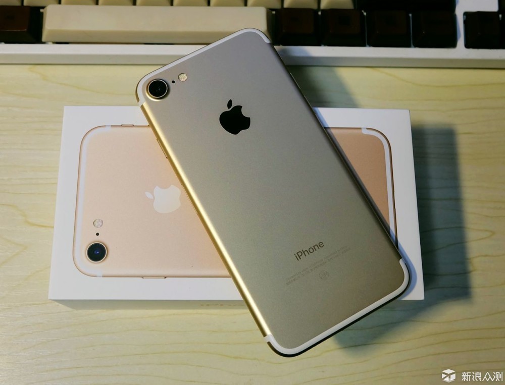 9年7代15款,iphone 7不失优秀但苹果面临挑战