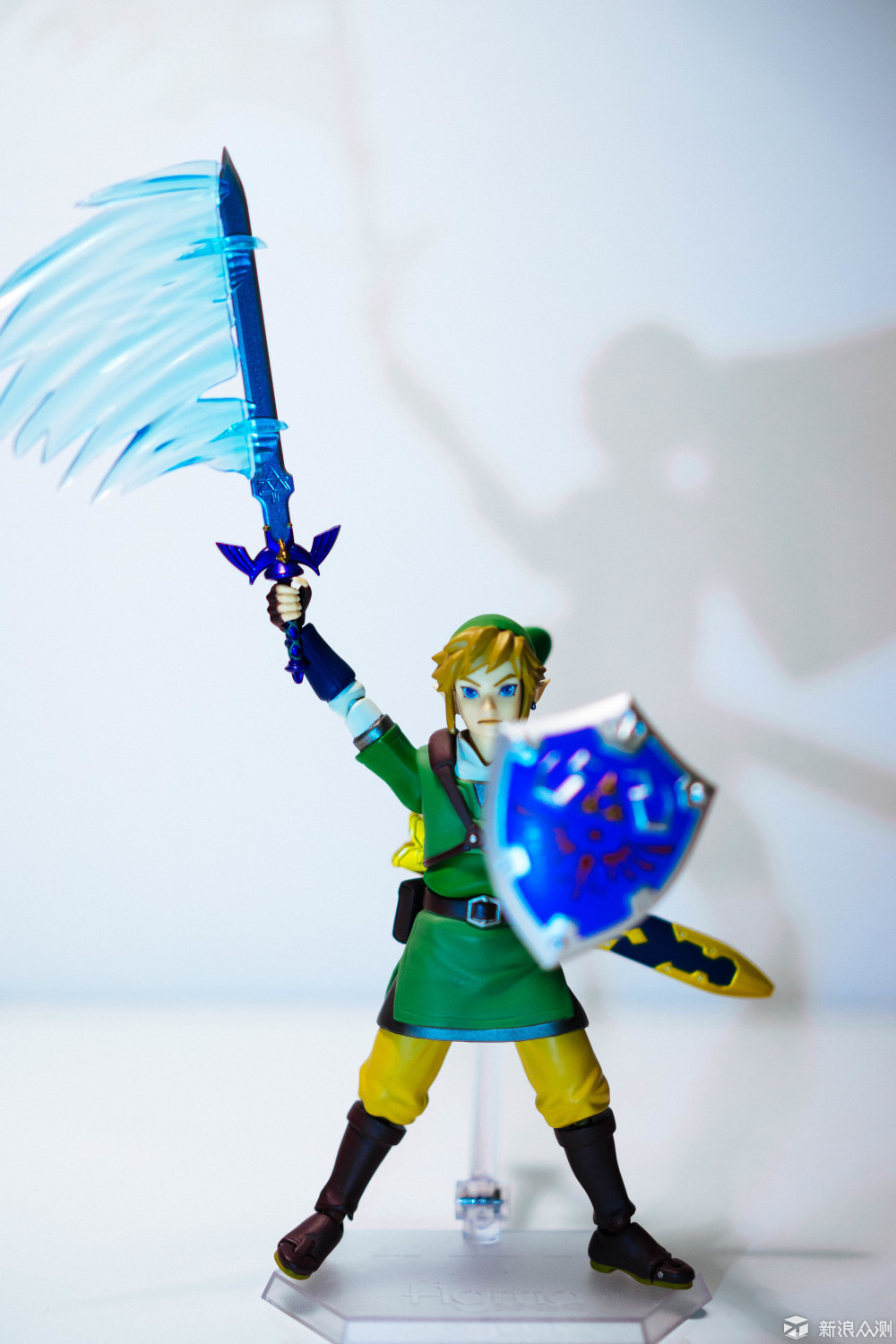 figma的林克,这个当时想拍出影子的效果,所以有点偏蓝色了.