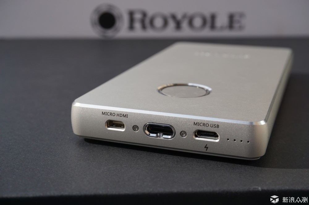 巨屏私人影院 柔宇moon 3d头戴影院细致体验报告