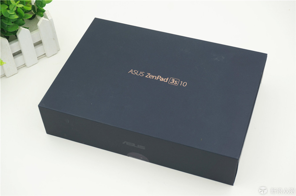 zenpad 3s)加黑色包装的方案,包装材质跟我们日常所见的手机,平板包装