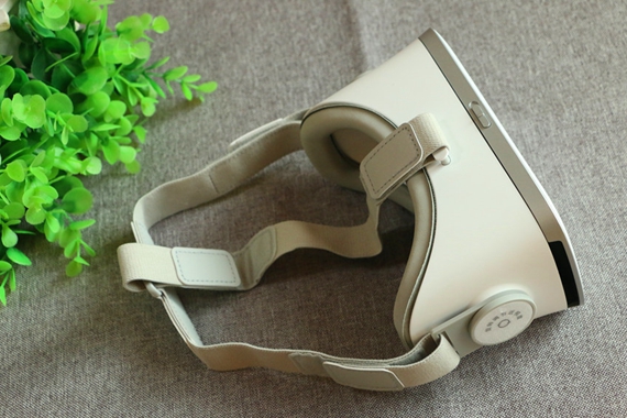 零距离接触虚拟现实的魔力眼镜暴风魔镜s1评测