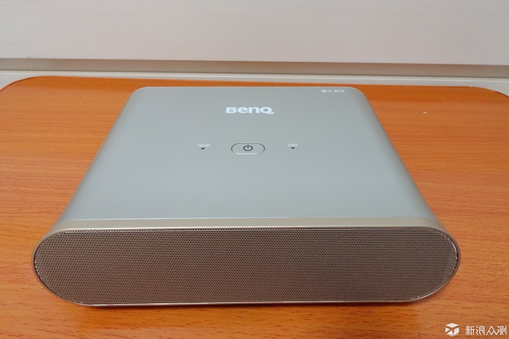 小小家庭影院——明基 i300j 鹰眼微投入手