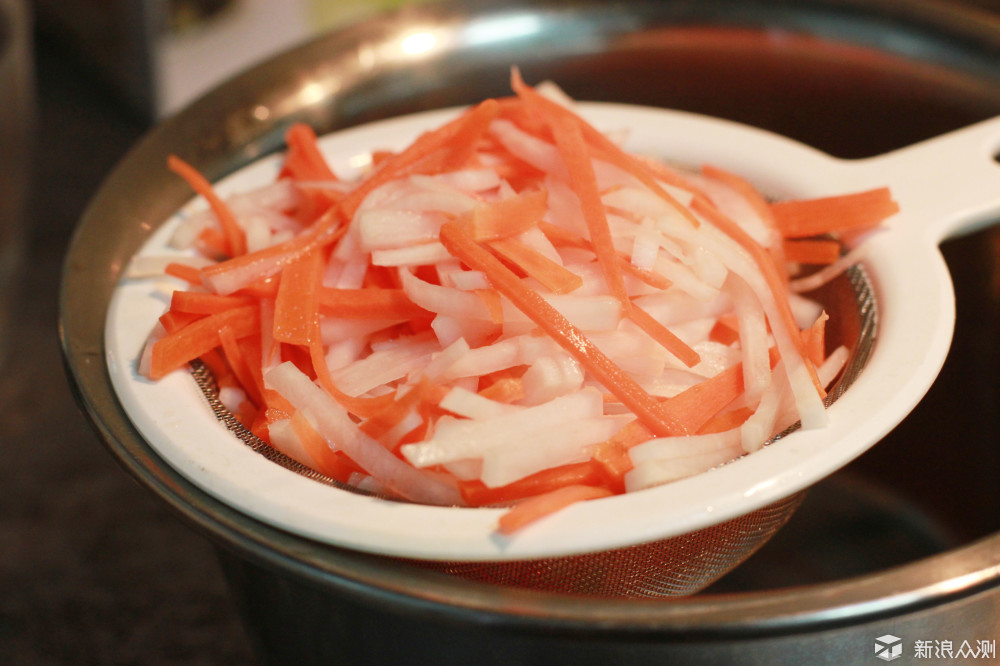 来一道开胃小菜——嘎嘣脆的萝卜条