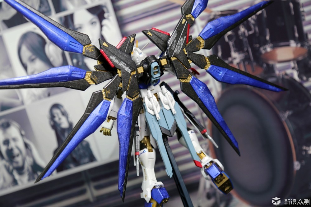 万代mg强袭自由高达模型喷漆上色初体验