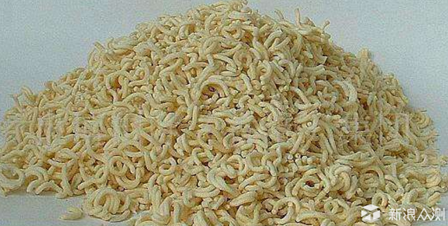 我的童年味道竟然是方便面碎渣渣