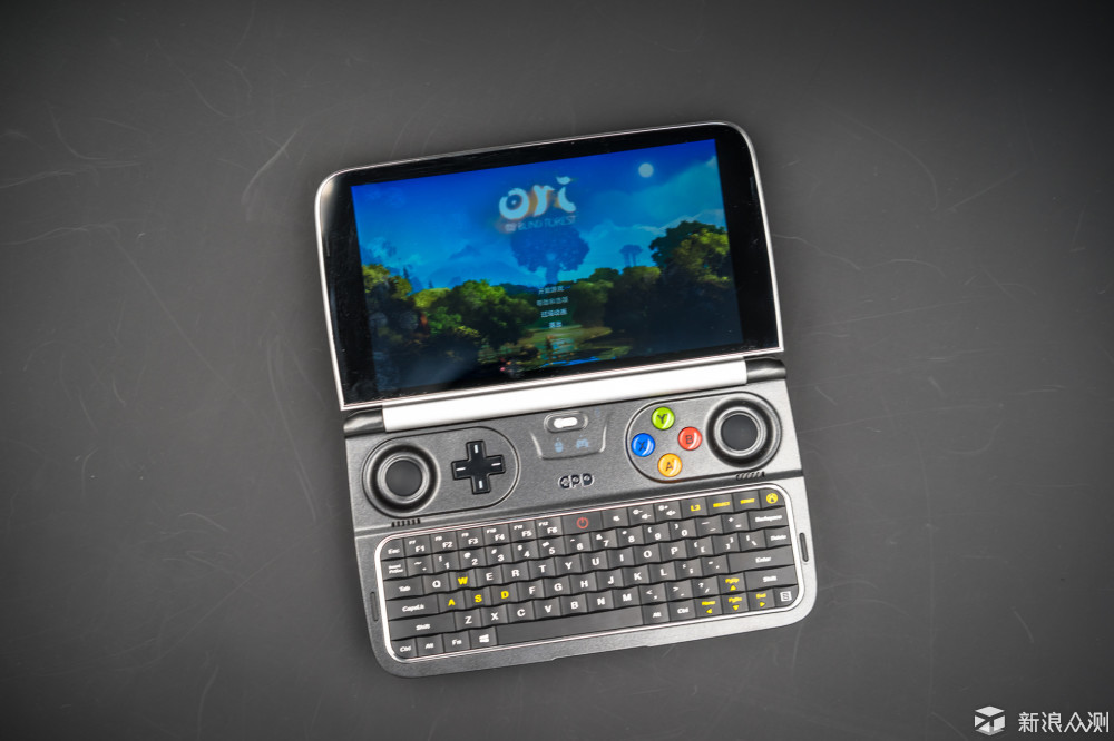 全能掌上游戏平台 gpd win2 开箱评测