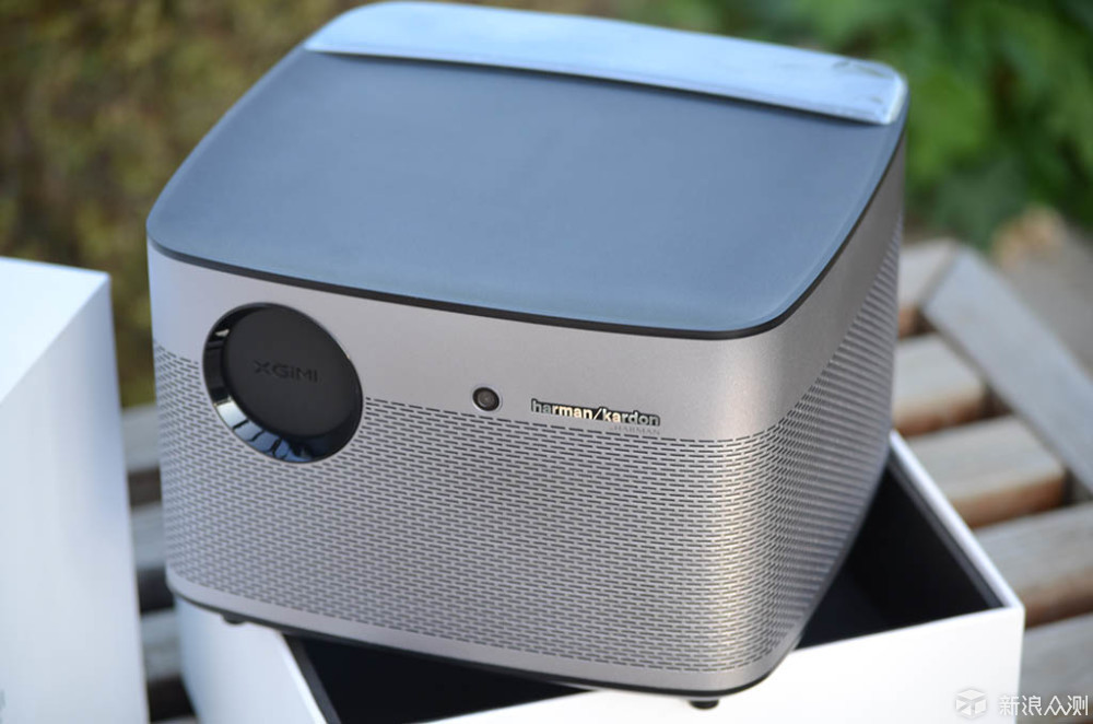 打造家庭影院一台极米h2就搞定