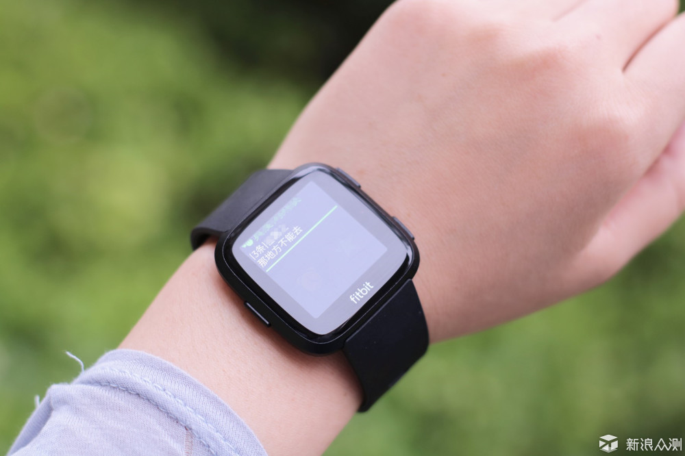 续航出色,真正适合全天候佩戴的fitbit versa