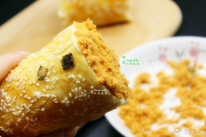 如何做出松软的肉松面包 4ada7e84b616d710e20a876a373585a2.jpg