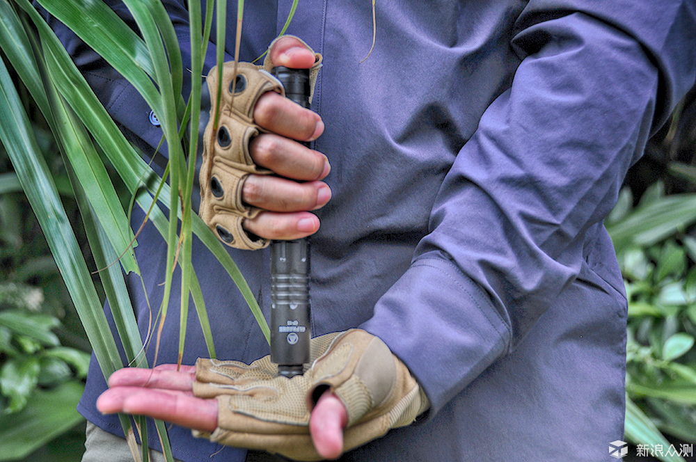 防身器械安利女士可防身的便携型甩棍