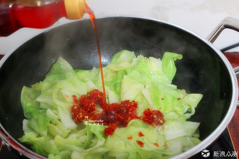 手撕包菜怎么切才脆爽 987168d0459e36374fa45e9aa12bab1a.jpg