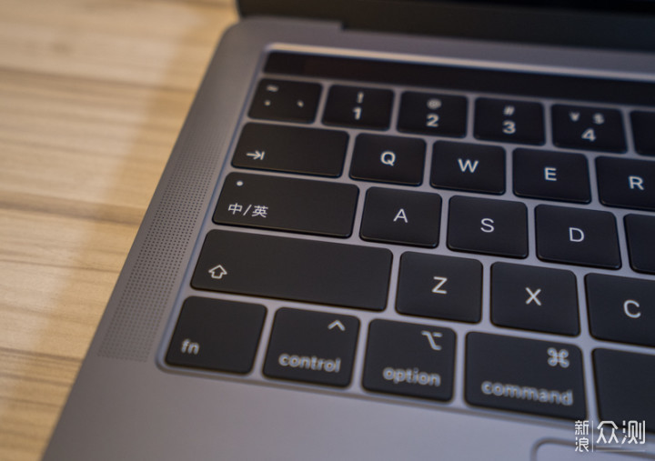 苹果笔记本macbookpro2018款13.3 ff9e23581c4ed8e1836d39d8a954646b.jpg