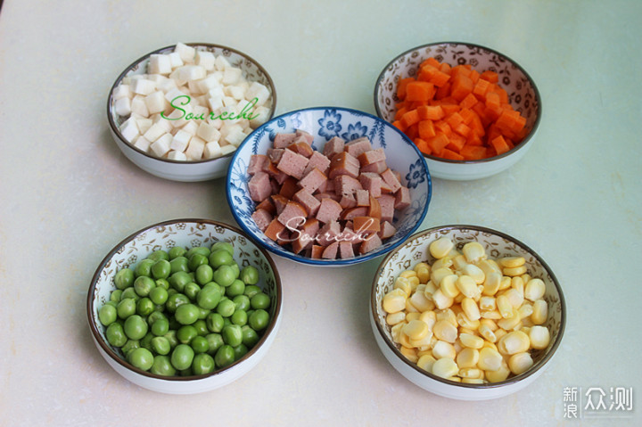 玉米青豆胡萝卜粒配什么炒 a9f714ba650e216da9a24c664975184d.jpg