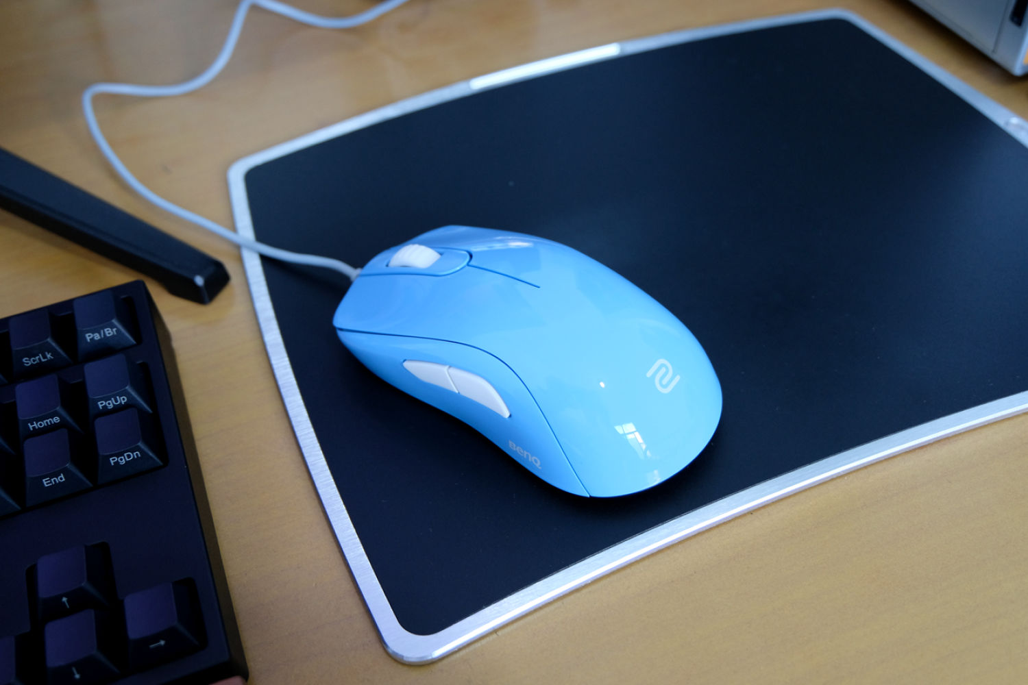 去掉繁琐更为纯粹,明基卓威zowie s1游戏鼠标